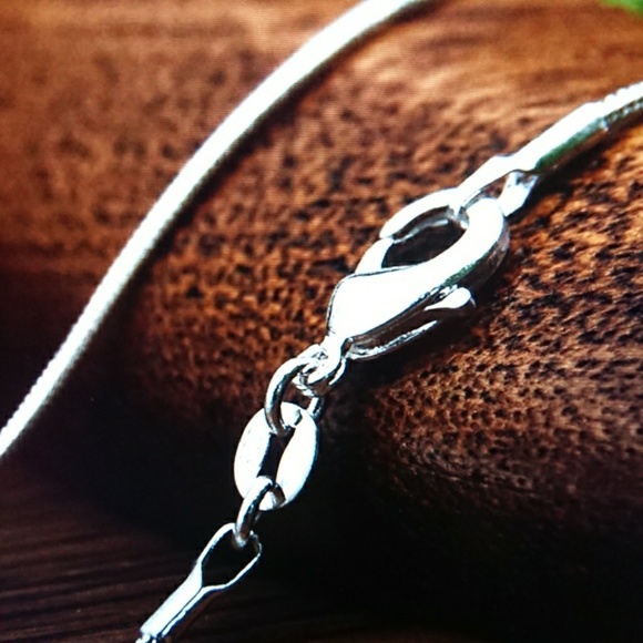 silver 1mm snake chain necklace - Picture 5 of 7
